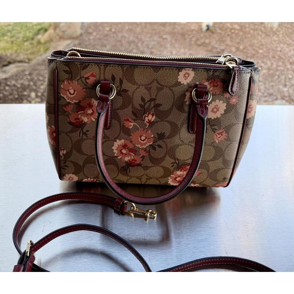 Coach Surrey Signature Canvas Pink Floral Print NWOT 12x9 - Picture 8 of 15